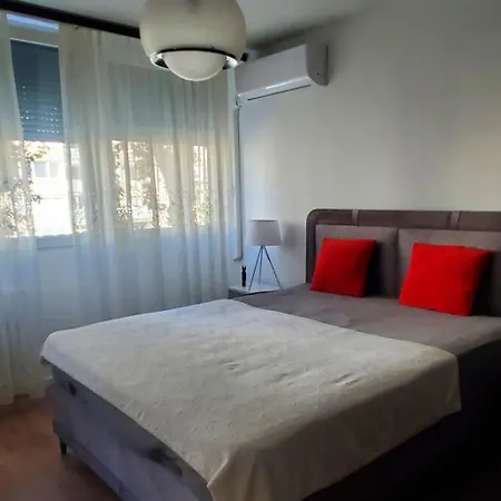 Apartment Tango 4 Lux